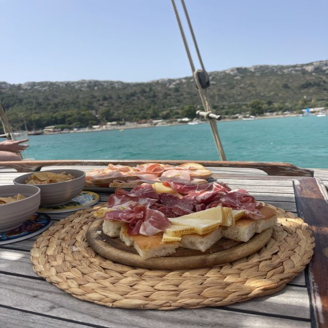 Boat Tour in the Gulf of Cagliari With Aperitif on Board