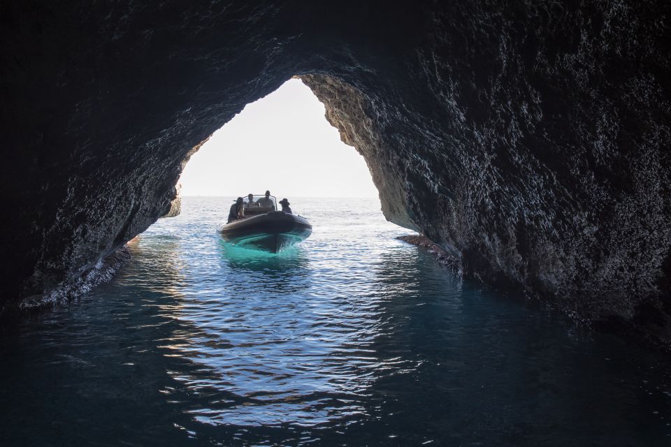 Cala Gonone: Gulf of Orosei Dinghy Excursion With Skipper - Experience Highlights