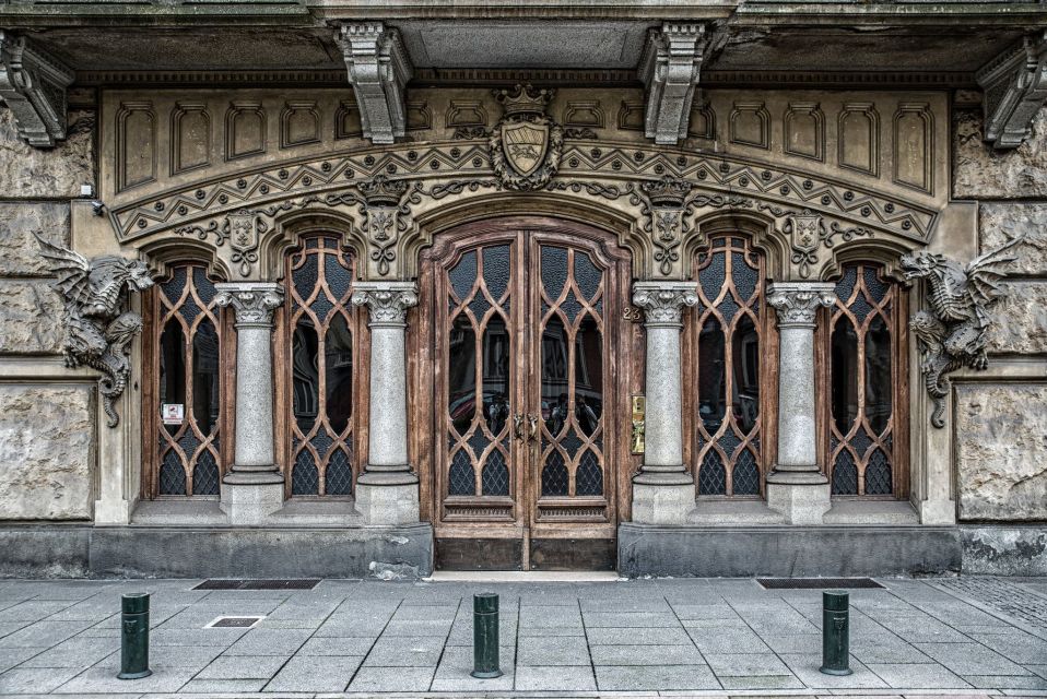 Turin: Art Nouveau Walking Tour With Coffee - Coffee Break in Turin