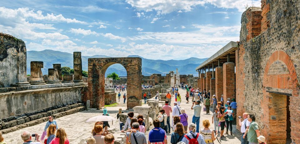 From Sorrento: Pompeii With an Archaelogical Guide & Ticket