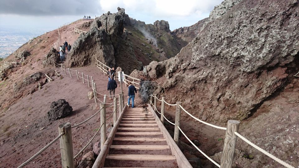 Mount Vesuvius Tour From Naples With Lunch - Location Details and Product ID