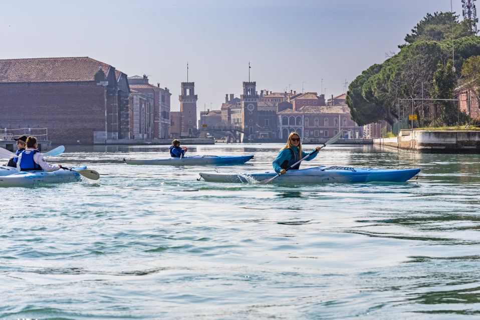 Cultural Kayak Class in Venice City: Advanced Training - Language and Instructor Details