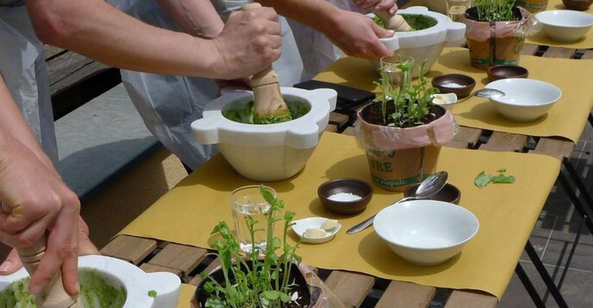 Manarola: Authentic Pesto Making Class in Cinque Terre - Just The Basics