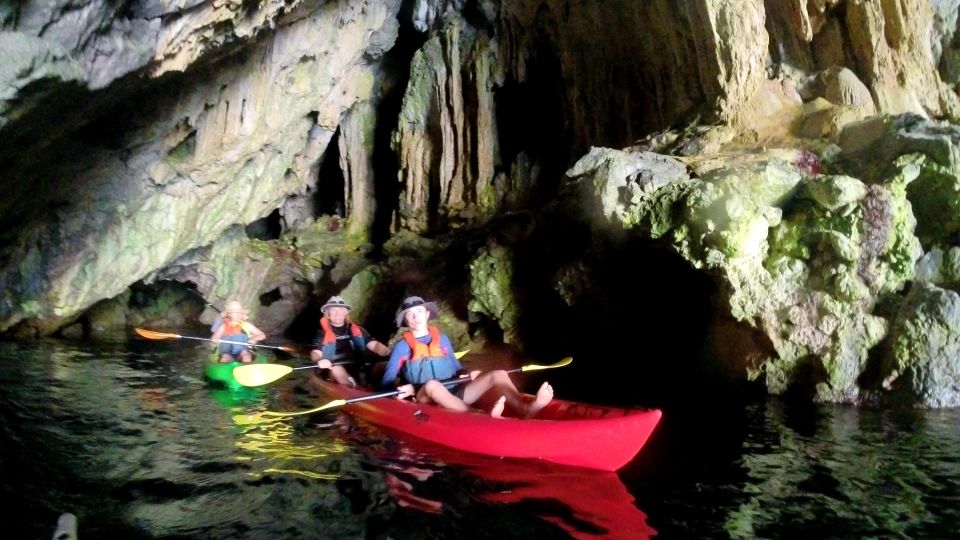 Kayak Tour on the Amalfi Coast to Pandora Cave With Aperitif