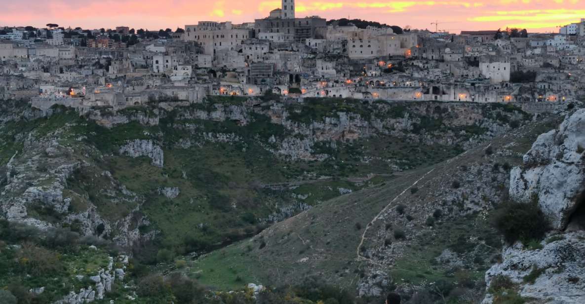 Matera: Hiking Tour in the Canyon of the Gravina River