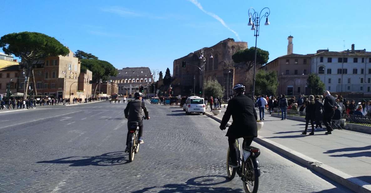 Rome: Early Morning E-Bike Tour