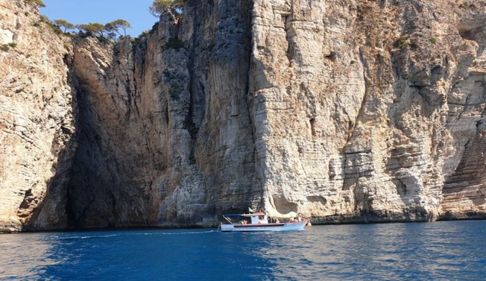 Sperlonga: Boat Tour to Gaeta With Pizza and Drinks - Booking Details