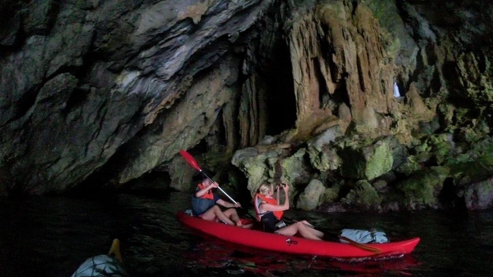 Kayak Tour on the Amalfi Coast to Pandora Cave With Aperitif - Logistics and Meeting Point