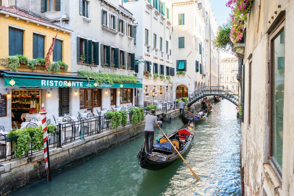 Venice: St. Mark's Basilica and Gondola Morning Tour - Location Details