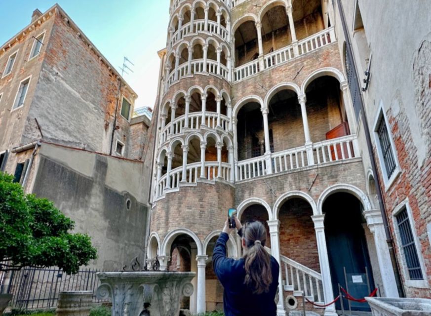 Venice: St. Mark's, Doges Palace, Rialto, and Gondola Tour - Gondola Experience