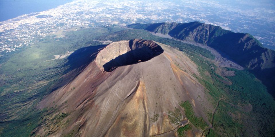 From Sorrento: Semiprivate Vesuvius Tour - Just The Basics