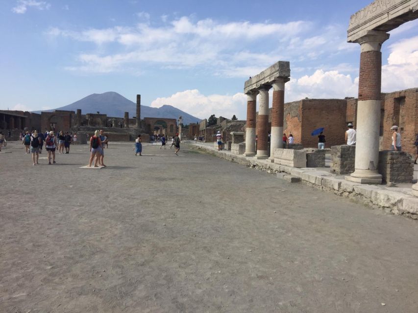 Pompeii: Transfer From Rome - Just The Basics