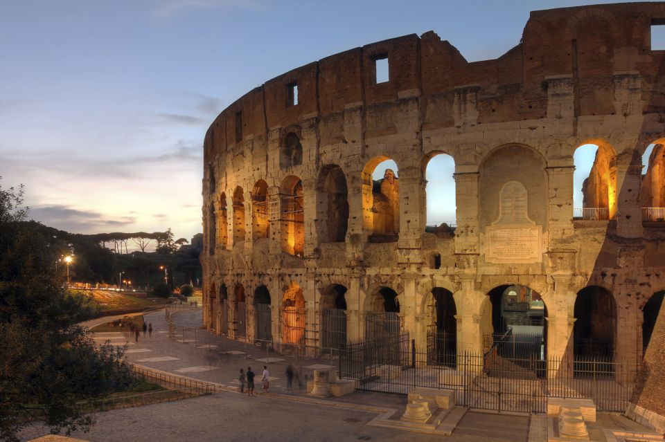 Rome By Night: Small Group E-Bike Tour - Famous Sights and Landmarks Visited